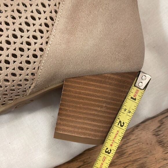 ERIC MICHAEL TAUPE OPEN YOE BOOTIES.  NEW IN BOX - Picture 6 of 12